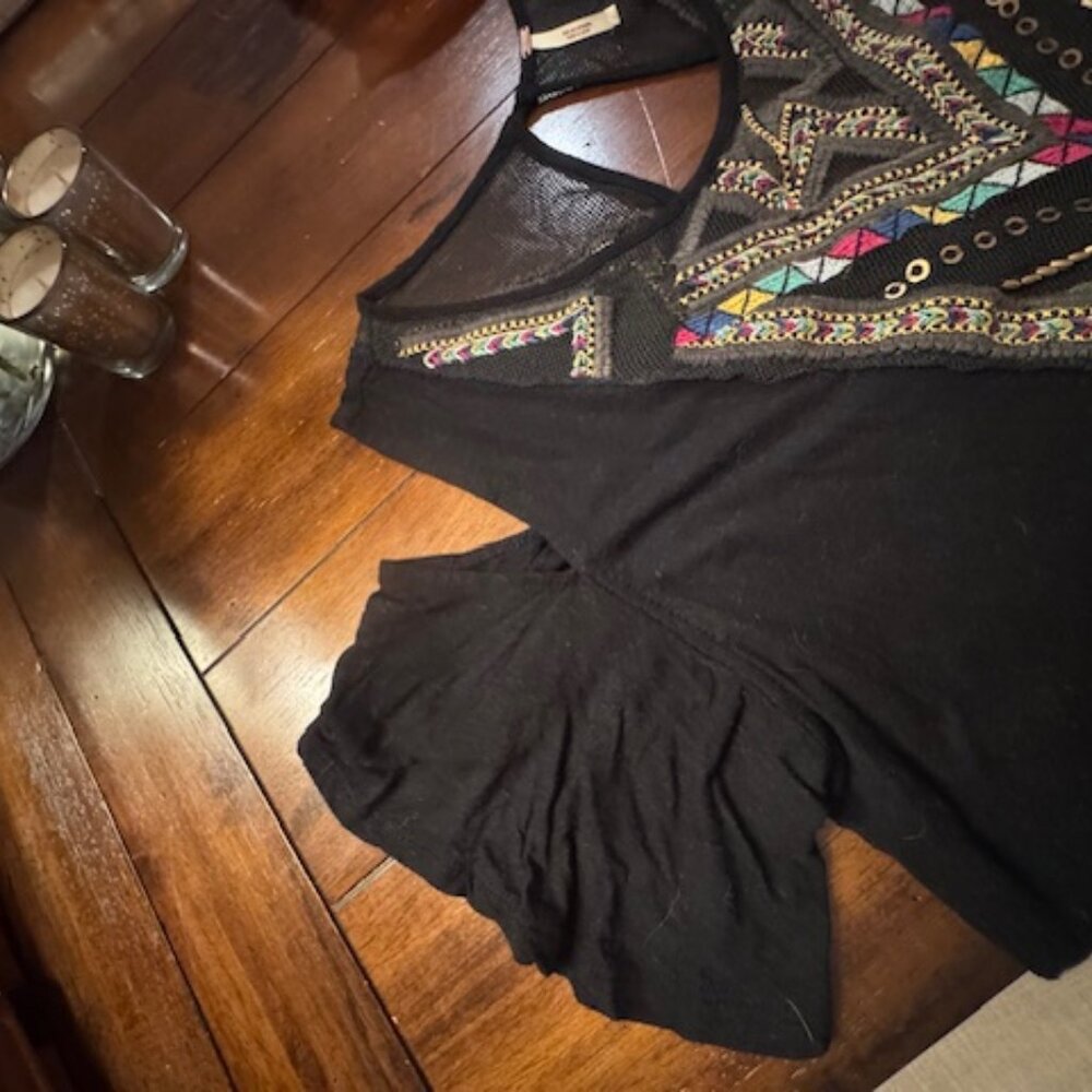 FREE PEOPLE BOHEMIAN TOP -SIZE M - Picture 2 of 3